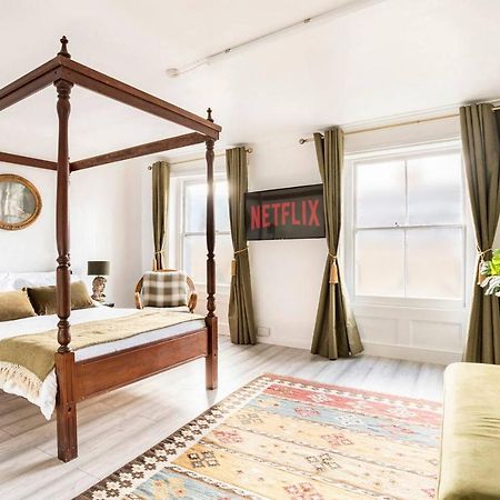 Victorian Style Apartment W/ Four-Poster Bed In Camden Town London Exterior photo