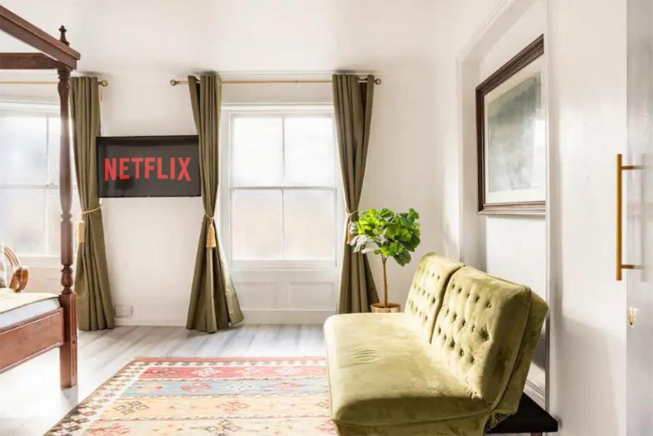 Victorian Style Apartment W/ Four-Poster Bed In Camden Town London Exterior photo